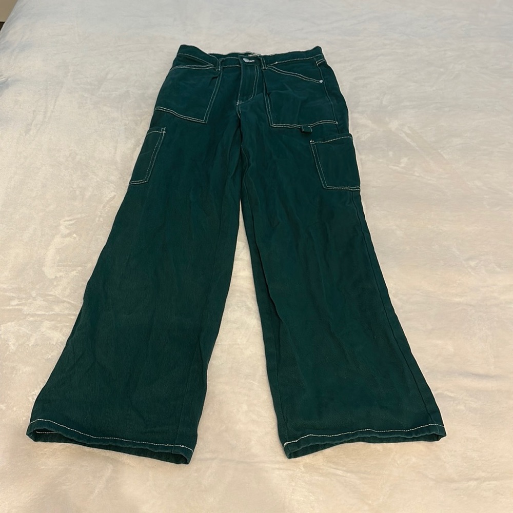 Green cargo pants-mid waisted